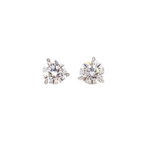  Diamonds Studs Earrings