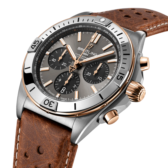 Chronomat B01 42 Triumph