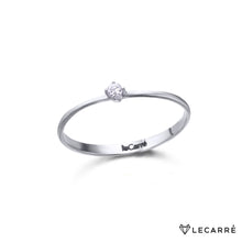  White Gold & Diamond Solitaire Ring